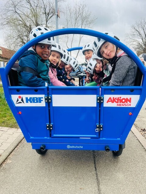 radkutsche_kinderbus_transport_8_kindern_kbf_1.jpg